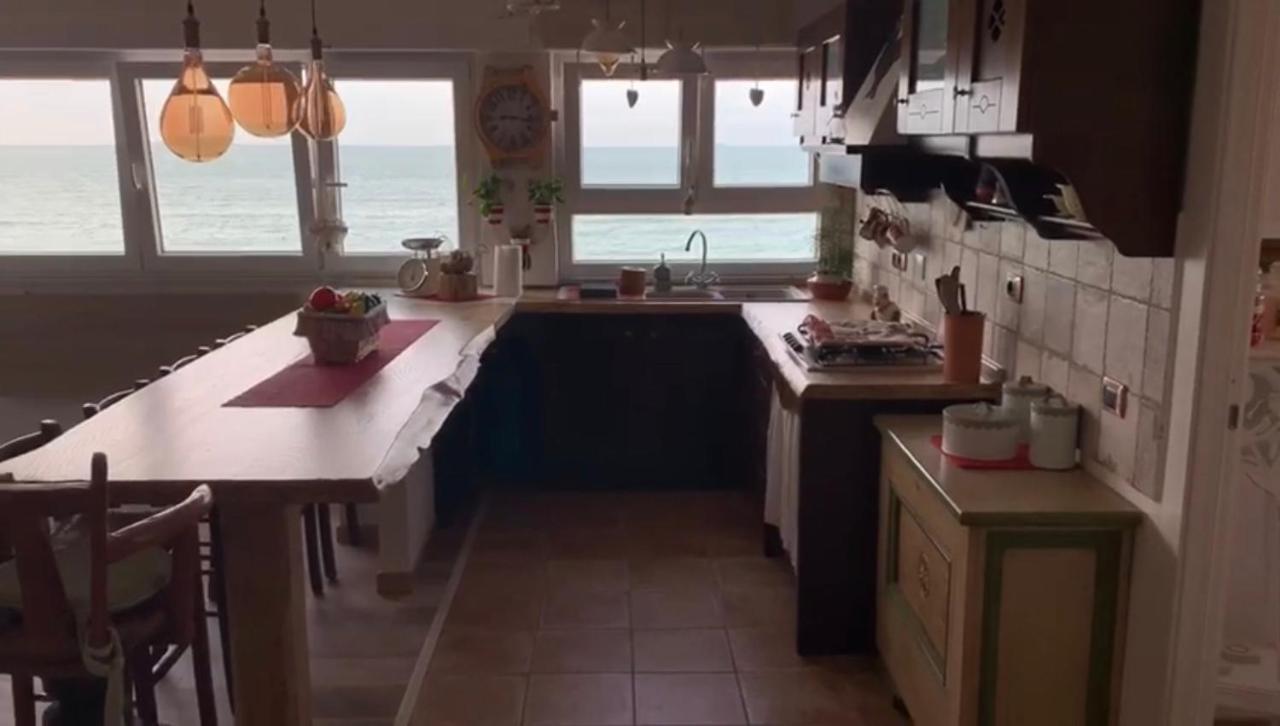 Roma Meraviglioso Attico Sul Mare Ладисполи Екстериор снимка